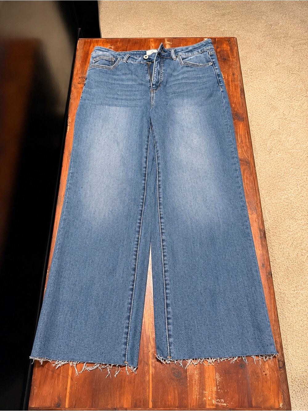 Wide-Leg Frayed Hem Jeans - Blue